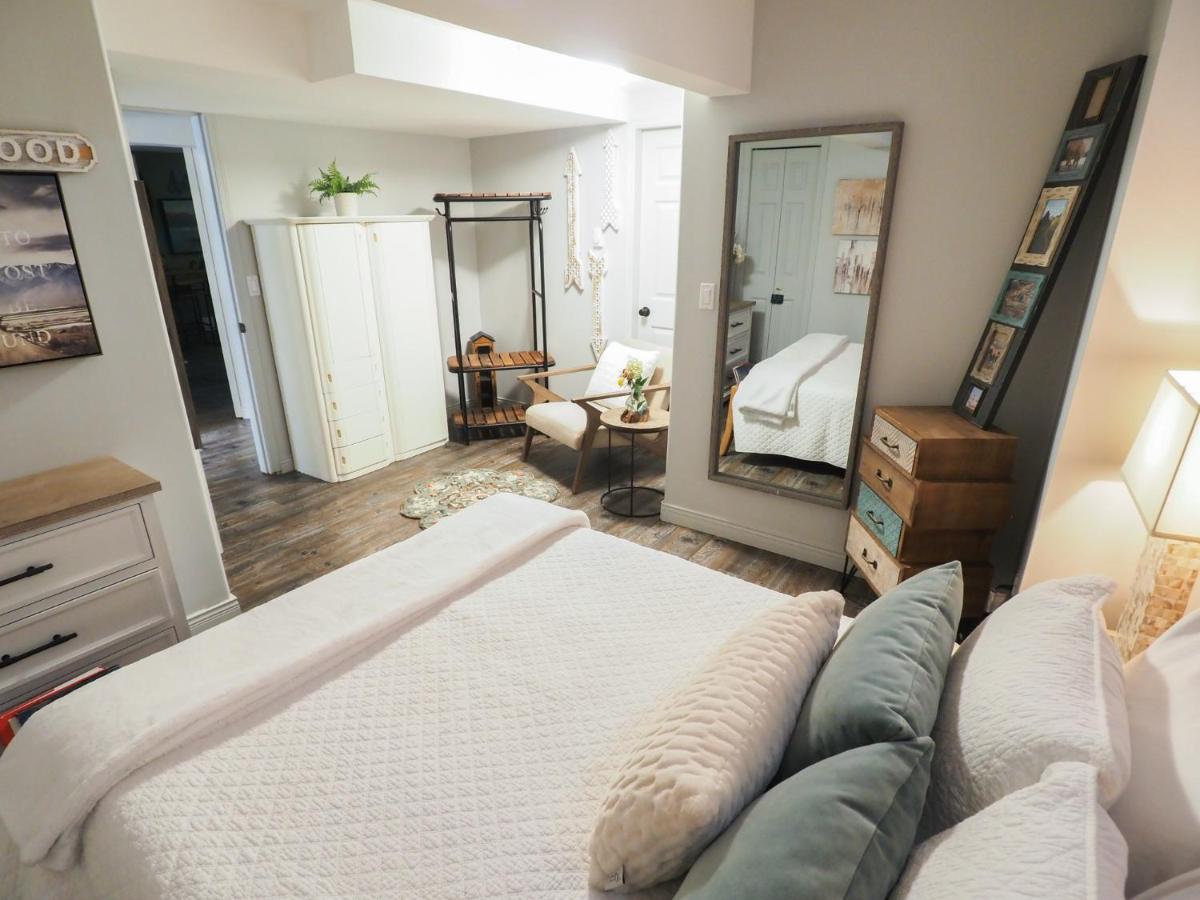 كاملوبس Rayleigh Riverfront Retreat- Peaceful Garden Oasis-25 Minutes To Ski Hill المظهر الخارجي الصورة