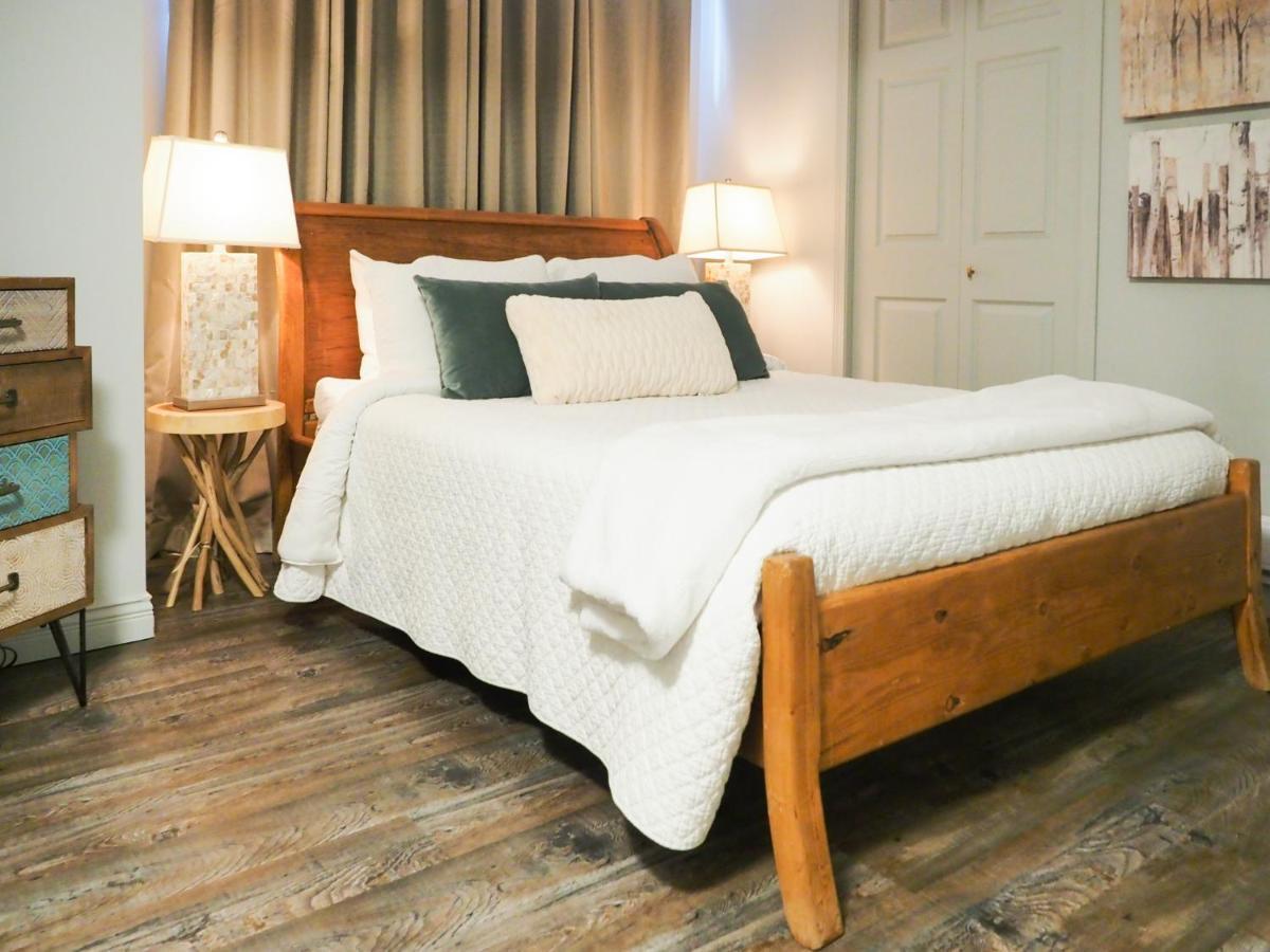 كاملوبس Rayleigh Riverfront Retreat- Peaceful Garden Oasis-25 Minutes To Ski Hill المظهر الخارجي الصورة