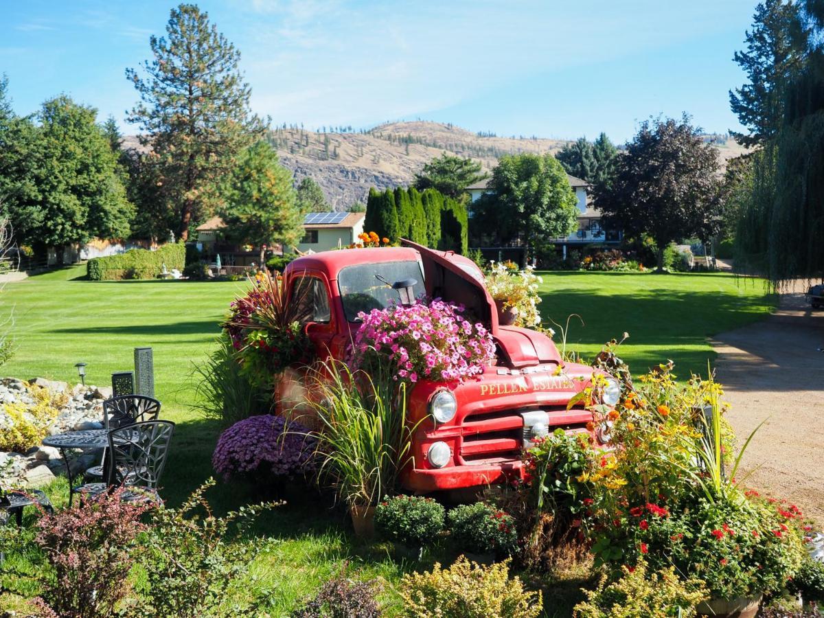 كاملوبس Rayleigh Riverfront Retreat- Peaceful Garden Oasis-25 Minutes To Ski Hill المظهر الخارجي الصورة